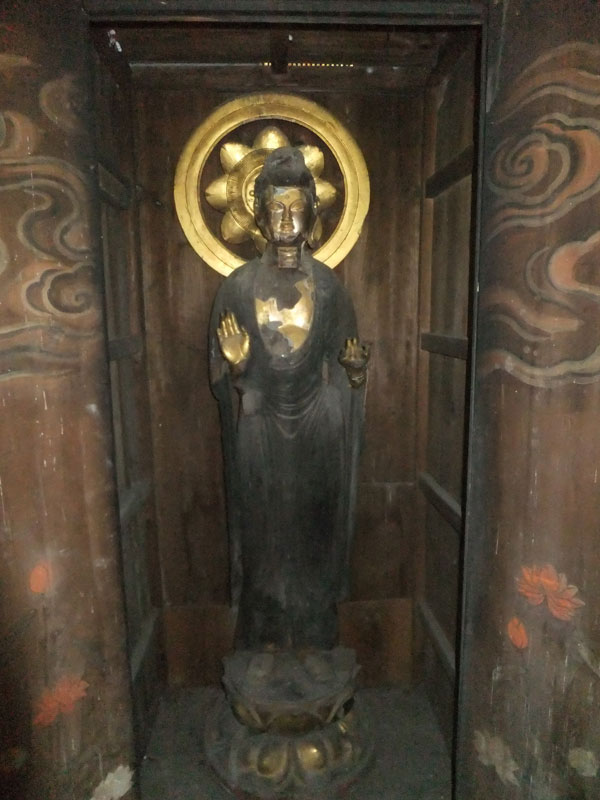 薬師堂内部